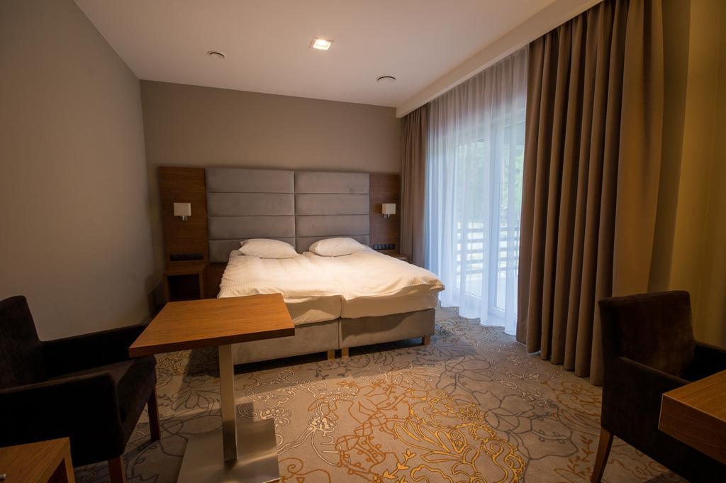 Rezydencja Sosnowa Luxury Hotel Janów Lubelski Eksteriør billede