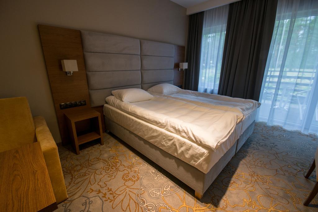 Rezydencja Sosnowa Luxury Hotel Janów Lubelski Eksteriør billede