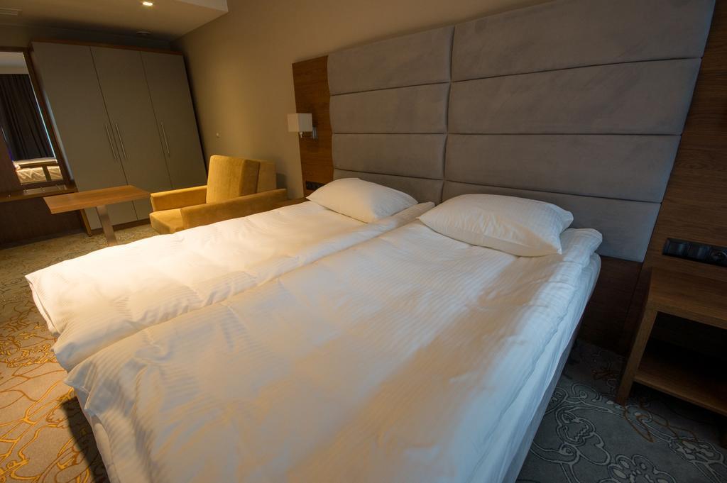 Rezydencja Sosnowa Luxury Hotel Janów Lubelski Eksteriør billede