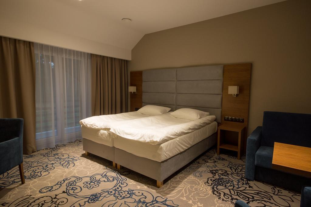 Rezydencja Sosnowa Luxury Hotel Janów Lubelski Eksteriør billede