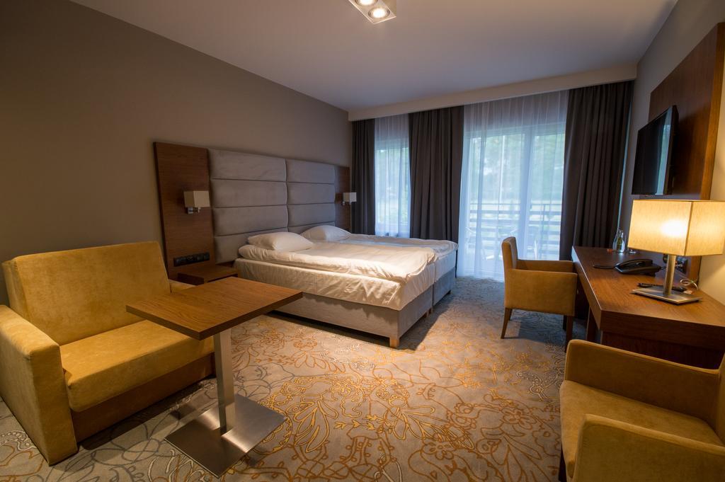 Rezydencja Sosnowa Luxury Hotel Janów Lubelski Eksteriør billede