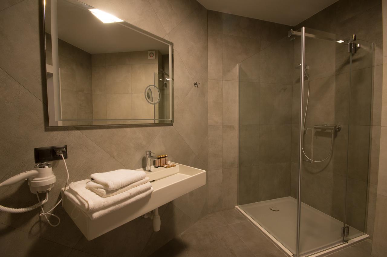 Rezydencja Sosnowa Luxury Hotel Janów Lubelski Værelse billede